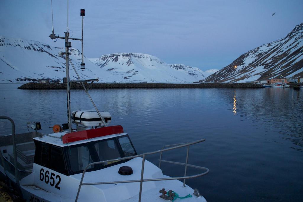 Comfy Guesthouse Westfjords Sudureyri Экстерьер фото